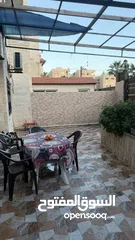  2 شقه شبه ارضيه للبيع