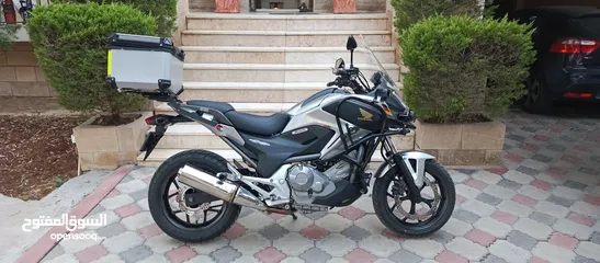  6 بحاله ممتازه جداhonda nc 700x