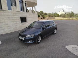  1 سكودا فابيا 2018 جير عادي متور 1000 تيربو بنزين قطارة بنزين كل 100 كيلو 50شيكل تقريباً