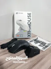  3 ماوس وايرلس جيمنغ مع كيبورد جيمنغ وسماعه جيمنغ وفوقهم ماوس باد هدية