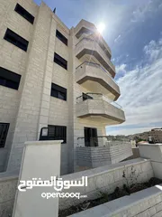  3 شقة طابق اخير مع روف/ مساحة 205م/ شفا بدران/ ترس واسع و مطل على شارعين/ صرف صحي واصل
