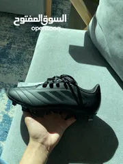  2 حذاء اديداس اصلي من بريطانيا غير مستخدم جديد  بدون الكرتونة الخاصة فيه