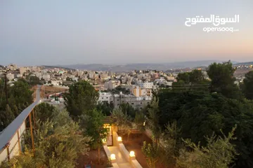  16 شقة مع مسبح داخلي طابق اول طابق ثاني غرفتين نوم وصاله ومطبخ وحمام عدد2 وبلكونه. طابق استديوامع ترس