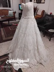  5 فستان زفاف للبيع بسعر مغري