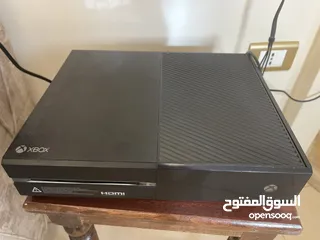  1 اكس بوكس ون Xbox one مستعمل جيده جدا للاستعمال ( بس بها إعاده فورمات)