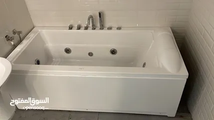  1 بانيو جاكوزي jacuzzi