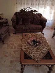  2 طقم كنب مصري للبيع 7 مقاعد مع طربيزات