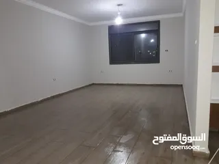  1 شقه للبيع جديده جاهزه للسكن في بتونيا طابق اول فوق الشارع