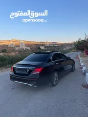  4 Mercedes benz E300 بحالة الوكالة