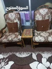  1 طقم كنب  جديد للبيع مع طاولات  خشب زان  وسجادة