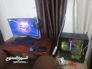  4 كمبيوتر مع شاشة