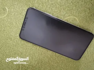  1 آيفون 11 برو ماكس  ذاكره 512  بطاريه 92  نموذج M/A اللون ابيض  مستعمل بحال الوكاله