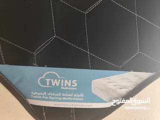  3 فرشة king زمبركية لون أسود استعمال قليل