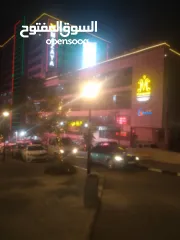  7 محل للايجار في. الطائره. علي الشارع الرئيسي مباشرة
