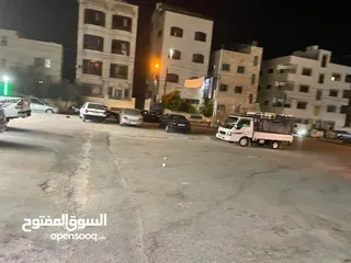  12 سوبر ماركت وغرفة تبريد