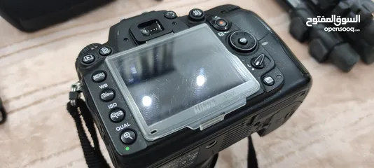  11 كاميرا نيكون شبه الجديد مع ملحقات كثيرة D7000 Nikon