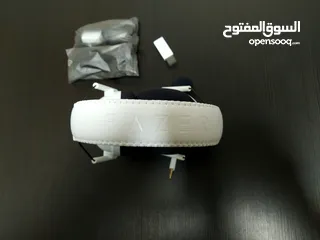  4 اكسسوارات احترافية ( سماعات، كيبوردات، مايك) جديد open box