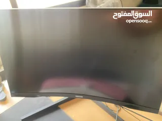  2 شاشه سامسونج كيرفد بحاله جديده بدون مشاكل