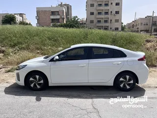  2 Hyundai Ioniq 2016