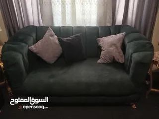  3 طقم كنب مستعمل بحالة ممتازة- 5قطع مريحة لغرفة الجلوس
