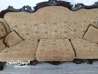  3 اثاث كنب غرفة ضيوف 9 مقاعد مع برادي وطاولة وسط مجانا  , السعر قابل للتفاوض للتفاصيل اقرا الوصف