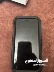  2 iPhone SE 3 بحاله ممتازه سعة 128GB