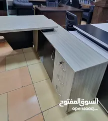  5 مكتب مدير مع جانبية وادراج مع طاولة وسط هدية  متوفر بعدة الوان حسب الطلب