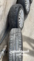  4 جنط حديد 15 مع كوشوك قياس 195/65/15 مع طاسات الشركةشركة بحالة الوكالة