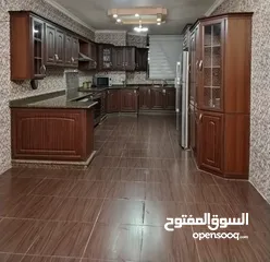  11 شقة مميزة للبيع