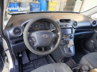  2 كيا كارنز موديل 2011