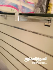  2 رقوف زجاج 5 ملم مبروم  مع حمالات كروم
