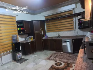  20 بيت مفروش((*للطلاب فقط*)) يتكون من 3 غرف نوم + 3 حمامات + صالة معيشة + غرفة ضيوف + مطبخ مجهز كامل.