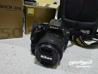  1 للبيع كاميرا نيكون دي 5500 مع كل مستلزماتها مع إضافات مجانية