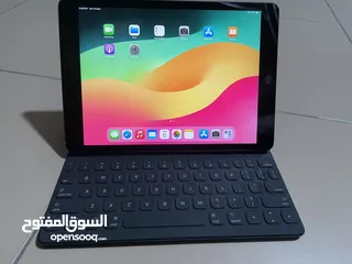  3 iPad 9th Gen 64GB + Smart Keyboard (Cellular) - Excellent Condition