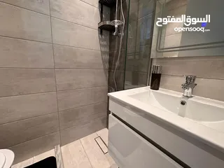  9 شقة للايجار في منطقة العبدلي  ( Property 32094 ) سنوي فقط