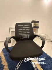  4 كرسي ما برفع وبنزل بس مرتب ونضيف