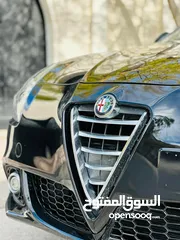  12 ألفا روميو جوليتا 2015