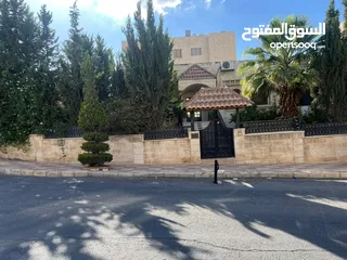  2 بيت مستقل للبيت يحتوى على 3 شقق