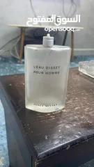  4 زجاجة عطر اصليه فارغه