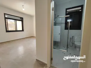 7 شقة جديده مع ساحه غير مفروش للايجار في سردا