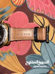  4 ساعه تومي هيلفجر اصليه كونكجراف فيها ثلالث دوائر بحاله ممتازه والشرا ما بقصر معو ان شاء الله