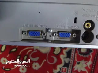  5 بروجكتر هيتاشيVGA موديلcpRx70....2000لومنس به مدخلAV.......VGA