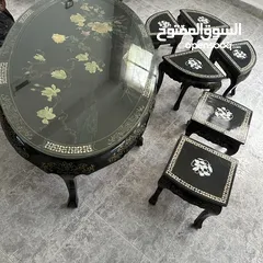  8 طاولات  خشب مطعم بالصدف
