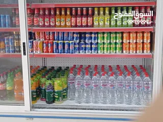  2 ثلاجة تجارية للبيع عرضها ما يقارب مترين ونص وطول مترين
