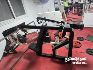  12 نادي جيم كامل بسعر مناسب