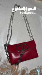  1 حقيبة حمراء