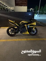 1 Yamaha R1 2011