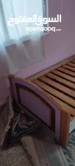  2 تخت للبيع بحالة الوكالة خشب ثقيل