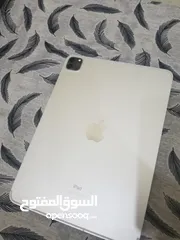  4 ايباد برو m1 عرررطه ذاكره ون تيرا بطاريه 100 مشحون 40 شحنه فقط ايباد وكاااله ومضمون فيه شرخ ماتلاخضه