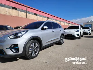  21 كيا نيرو كهربائيه بالكامل ممشى قليل اصلي